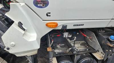 International LT625 Cowl