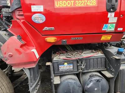 International LT625 Cowl