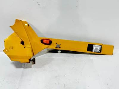 International LT625 Cowl