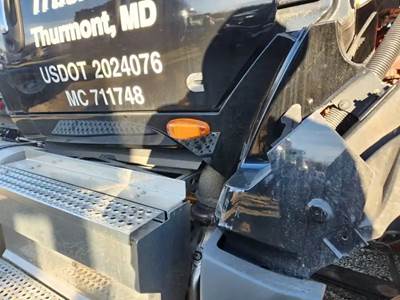 International LT625 Cowl