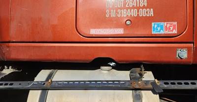 International LT625 Cowl