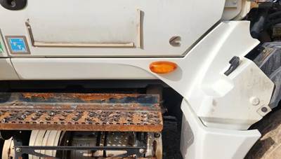 International LT625 Cowl