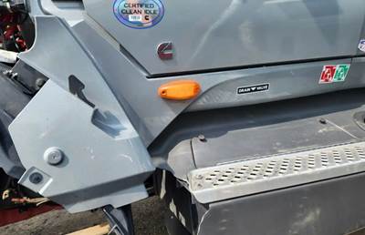 International LT62F Cowl