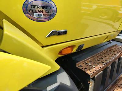 International RH613 Cowl