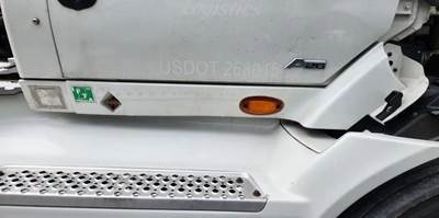 International RH613 Cowl