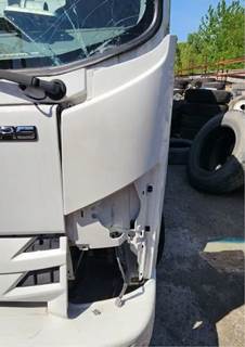 Isuzu NPR HD Cowl for a 2021 Isuzu NPR-HD