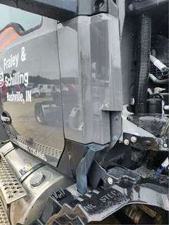Kenworth T680 Cowl