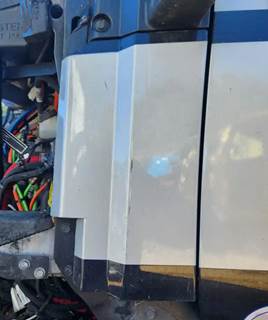 Kenworth T680 Cowl