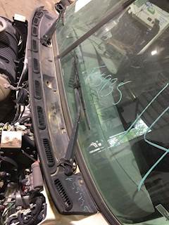 Mack Pinnacle CHU613 Cowl for a 2014 Mack CHU613