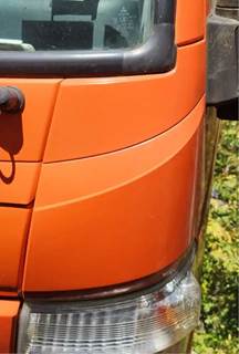 Mitsubishi FEC92S Cowl