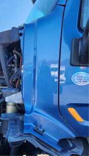 Peterbilt 579 Cowl