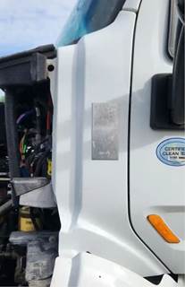 Peterbilt 579 Cowl