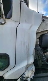 Sterling L9500 Cowl