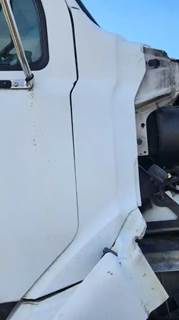 Sterling L9500 Cowl