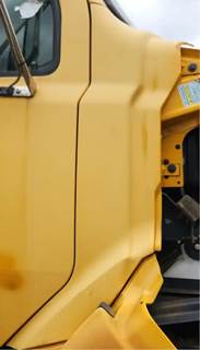 Sterling LT8500 Cowl