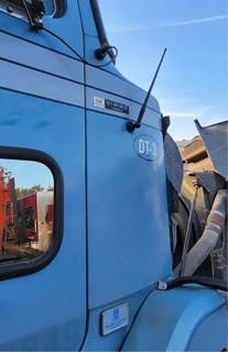 Volvo / WhiteGMC Autocar ACL64 Cowl for a 1994 White AUTOCAR ACL64