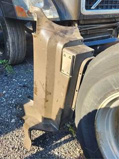 Volvo VNL Cowl