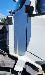Volvo VNL Cowl