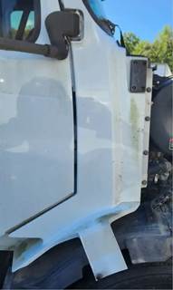 Volvo VNL Cowl