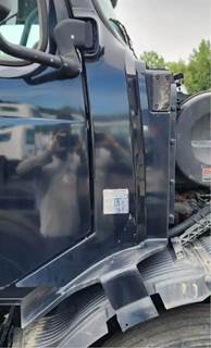 Volvo VNL Cowl