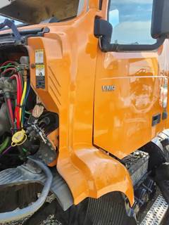 Volvo VNR64T Cowl