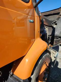 Volvo VNR64T Cowl