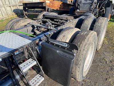 Axle Alliance Cutoff for a 2017 Freightliner Cascadia 125