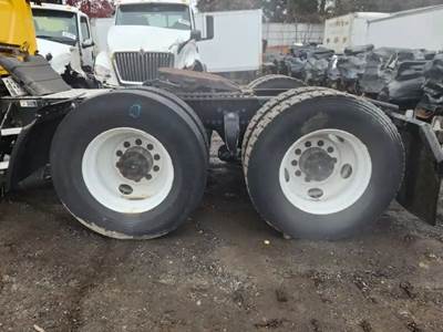 Axle Alliance Cutoff for a 2015 Freightliner Cascadia 125