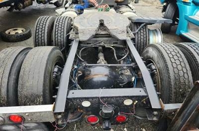 Dana-Spicer DSH40 Cutoff for a 2013 Freightliner Cascadia 113