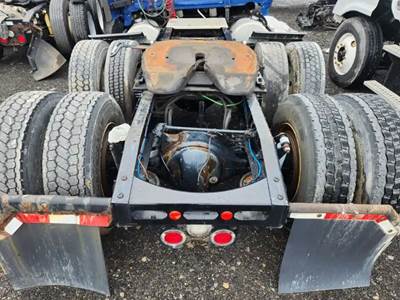 Detroit RT40-NFD Tandem Cutoff for a 2021 Freightliner Cascadia 126