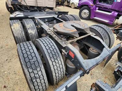 Meritor-Rockwell MT40-14X Cutoff for a 2015 Volvo VNL