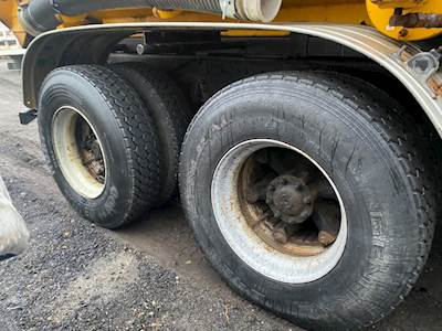 (Used) 1995 Ford LNT8000, Tandem Cutoff- Make: Model: Ratio: Suspension: