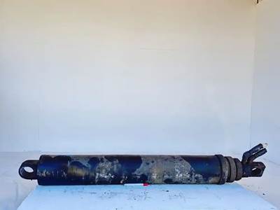 Mack Cylinder for a 2006 Mack CV713 Granite