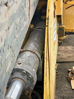 Used 2006 Volvo L150E, Loader Lift Cylinder, Driver Side, Hydraulic, Grey,  For