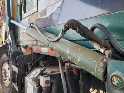 (Used) 2016 Mack MRU633, Lift Cylinder- Make: Other, Location: Middle,  Side: