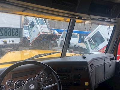 Western Star 4900FA Dashboard Assembly for a 2004 Western Star 4900 FA
