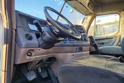 Freightliner Cascadia 113 Dashboard Assembly