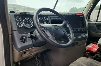 Freightliner Cascadia 125 Dashboard Assembly