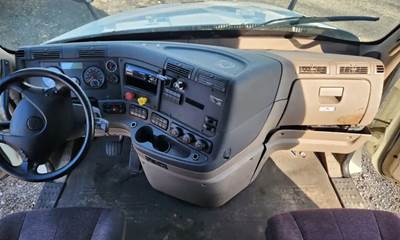 Freightliner Cascadia 125 Dashboard Assembly