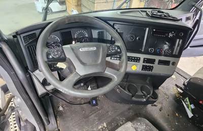 Freightliner Cascadia 126 Dashboard Assembly