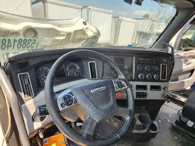 Freightliner Cascadia 126 Dashboard Assembly