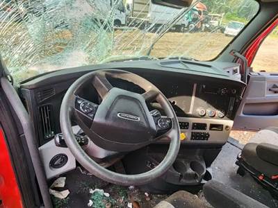 Freightliner Cascadia 126 Dashboard Assembly