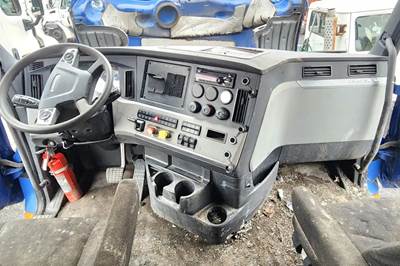 Freightliner Cascadia 126 Dashboard Assembly