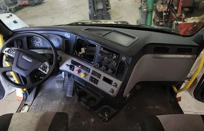 Freightliner Cascadia 126 Dashboard Assembly