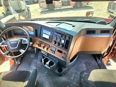 Freightliner Cascadia 126 Dashboard Assembly