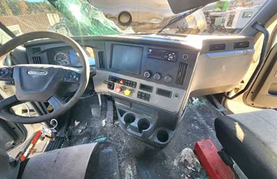 Freightliner Cascadia 126 Dashboard Assembly