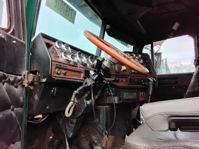 Freightliner FLD120SD Dashboard Assembly