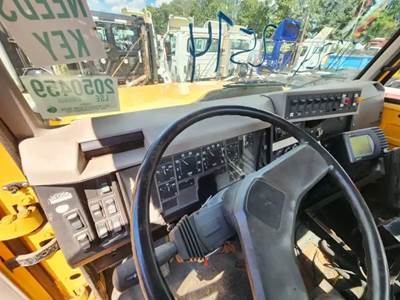 International 2574 Dashboard Assembly