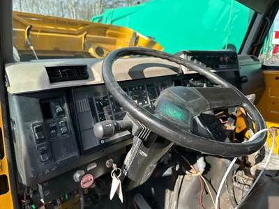 International 4900 Dashboard Assembly