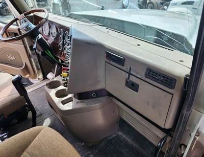 International 9900i Dashboard Assembly